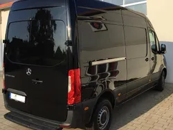 Schwarz Gebraucht 2022 Mercedes E-Sprinter Van | 33.000 €