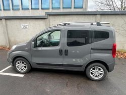 Grau Gebraucht 2017 Fiat Qubo Trekking Van / Kleinbus | 4.222 €
