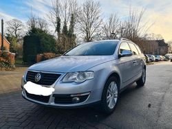 Grau Gebraucht 2010 VW Passat Kombi | 3.999 € (Etwas zu teuer)