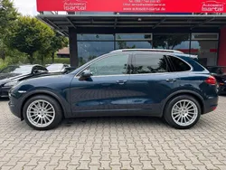 Blau (kosmosblau metallic) Gebraucht 2014 Porsche Cayenne S SUV | 29.500 € (Guter Preis)