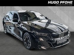 Saphirschwarz metallic Gebraucht 2025 BMW 520 M Sport Kombi | 66.989 €