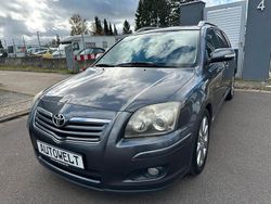Grau Gebraucht 2007 Toyota Avensis Travel Kombi | 2.980 € (Fairer Preis)