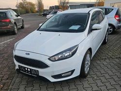 Weiß Gebraucht 2015 Ford Focus Kombi | 7.770 € (Teuer)