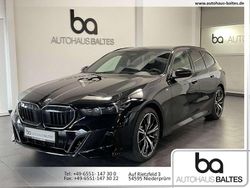 Saphirschwarz met. Gebraucht 2025 BMW 520 M Sport Kombi | 51.850 € (Guter Preis)