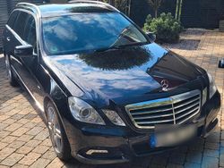 Schwarz Gebraucht 2010 Mercedes E300 Avantgarde Kombi | 8.989 € (Etwas zu teuer)