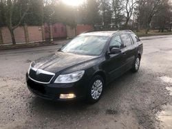 Schwarz Gebraucht 2013 Skoda Octavia Kombi | 4.200 € (Guter Preis)