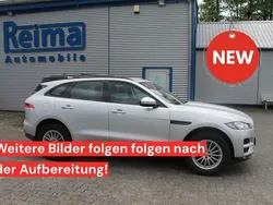 Rhodium silver Gebraucht 2016 Jaguar F-Pace Portfolio SUV | 19.890 € (Fairer Preis)