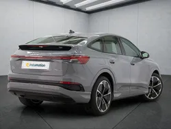 Grau Gebraucht 2022 Audi Q4 Sportback e-tron SUV | 27.649 € (Fairer Preis)