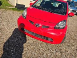 Rot Gebraucht 2007 Toyota Aygo Cool Kleinwagen | 1.450 € (Superpreis)