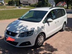 Weiß Gebraucht 2011 Seat Alhambra Van / Kleinbus | 14.950 € (Teuer)