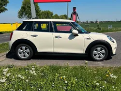 Weiß Gebraucht 2018 Mini ONE Kleinwagen | 10.950 € (Fairer Preis)
