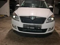 Weiß Gebraucht 2012 Skoda Fabia Kleinwagen | 3.000 € (Fairer Preis)