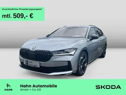 Pebble silber metallic Neu 2025 Skoda Superb SportLine Kombi | 57.480 € (Teuer)