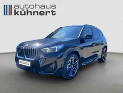 Black sapphire metallic Neu 2025 BMW X1 M Sport SUV | 57.025 € (Etwas zu teuer)