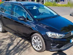 Schwarz Gebraucht 2015 VW Golf Sportsvan Highline Van / Kleinbus | 14.950 € (Fairer Preis)
