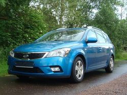 Blau Gebraucht 2011 Kia Ceed DREAM-TEAM Edition Kombi | 2.490 € (Etwas zu teuer)