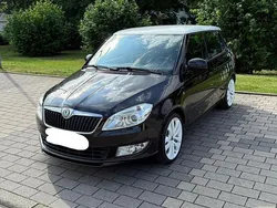 Schwarz Gebraucht 2011 Skoda Fabia Kleinwagen | 3.699 € (Fairer Preis)