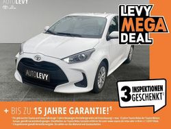 Schneeweiß Gebraucht 2021 Toyota Yaris Basis Limousine | 12.444 € (Fairer Preis)