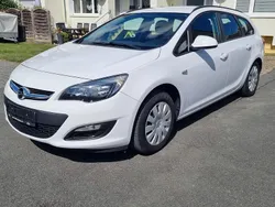 Weiß Gebraucht 2016 Opel Astra Kombi | 4.800 € (Fairer Preis)
