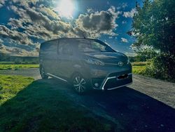 Grau Gebraucht 2017 Toyota Proace Verso Comfort Kombi | 22.000 € (Fairer Preis)