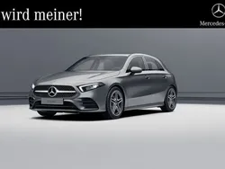 Grau Gebraucht 2020 Mercedes A180 AMG line Limousine | 26.290 € (Fairer Preis)