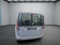 Grau Gebraucht 2023 Ford Tourneo Van / Kleinbus | 39.849 € (Fairer Preis)