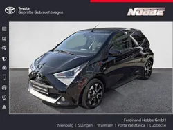Schwarz Gebraucht 2021 Toyota Aygo Play Kleinwagen | 11.490 € (Fairer Preis)