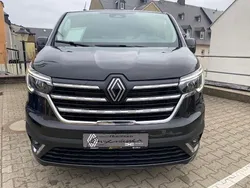 Schwarz midnight Neu 2025 Renault Trafic Life Van | 37.485 € (Fairer Preis)