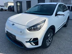 Weiß Gebraucht 2021 Kia e-Niro Gold SUV | 16.648 € (Guter Preis)