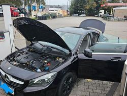 Violet Gebraucht 2011 Mercedes 220 Limousine | 10.800 €