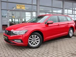 Rot Gebraucht 2022 VW Passat Business Kombi | 16.971 € (Superpreis)