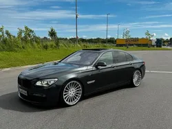 Grau Gebraucht 2014 BMW 750 Comfort Edition Limousine | 22.490 €