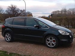 Schwarz Gebraucht 2014 Ford S-MAX Van / Kleinbus | 8.000 € (Fairer Preis)