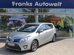 Silber Gebraucht 2013 Toyota Verso Van / Kleinbus | 11.950 € (Guter Preis)