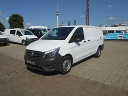 Weiß Gebraucht 2021 Mercedes Vito Van / Kleinbus | 34.224 €