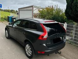 Grau Gebraucht 2011 Volvo XC60 SUV | 9.300 € (Fairer Preis)