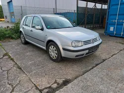 Silber Gebraucht 2003 VW Golf IV Limousine | 750 € (Guter Preis)