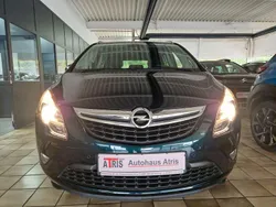 Grün Gebraucht 2015 Opel Zafira Tourer drive Van / Kleinbus | 11.850 € (Fairer Preis)