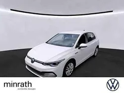 Weiß Gebraucht 2021 VW Golf VIII Style Limousine | 19.469 € (Guter Preis)