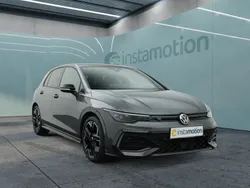 Grau Gebraucht 2024 VW Golf VIII Style Limousine | 37.750 €