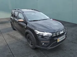 Schwarz Gebraucht 2023 Dacia Jogger Extreme Van / Kleinbus | 26.188 € (Fairer Preis)