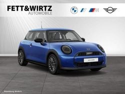 Blazing blue metallic Gebraucht 2025 Mini Cooper Kleinwagen | 27.499 € (Guter Preis)