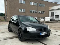 Schwarz Gebraucht 2006 VW Golf V Kleinwagen | 2.500 € (Etwas zu teuer)