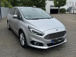 Silber Gebraucht 2018 Ford S-MAX Titanium Van / Kleinbus | 17.900 € (Fairer Preis)