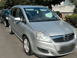 Silber Gebraucht 2009 Opel Zafira Van / Kleinbus | 3.500 € (Teuer)