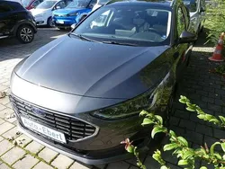 Grau Gebraucht 2024 Ford Focus Titanium X Kombi | 25.395 € (Fairer Preis)