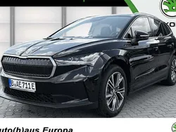 Schwarz magic perleffekt Gebraucht 2024 Skoda Enyaq iV SUV | 46.890 €