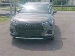 Grau Gebraucht 2024 Audi Q3 Ambiente SUV | 40.000 € (Fairer Preis)