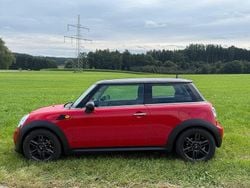 Rot Gebraucht 2011 Mini Cooper Kleinwagen | 4.200 € (Guter Preis)