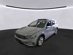 Grau Gebraucht 2023 VW Passat Alltrack Kombi | 36.775 € (Fairer Preis)